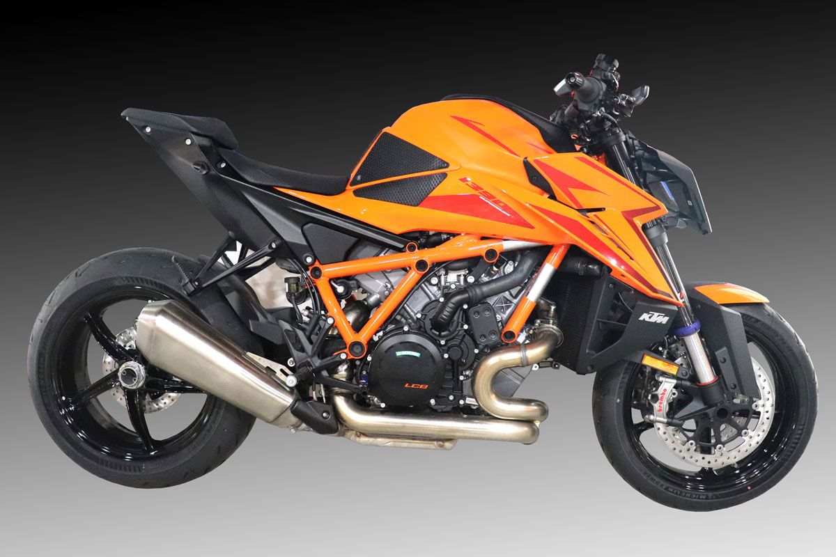 TechSpec Tank Grip Pads for the KTM 1390 Super Duke R (2024+) TechSpec Tank Grip Pads for the KTM 1390 Super Duke R (2024+)
